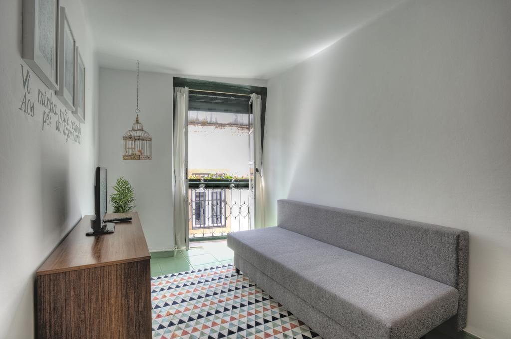 Stay Local In Alfama! Alice Central Home, Near River Lisbon Exterior photo