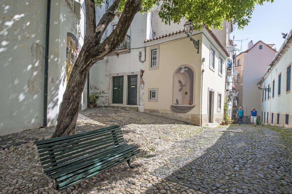 Stay Local In Alfama! Alice Central Home, Near River Lisbon Exterior photo