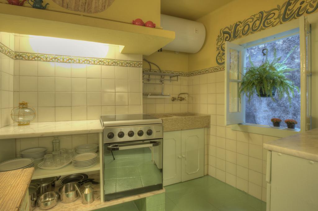 Stay Local In Alfama! Alice Central Home, Near River Lisbon Exterior photo