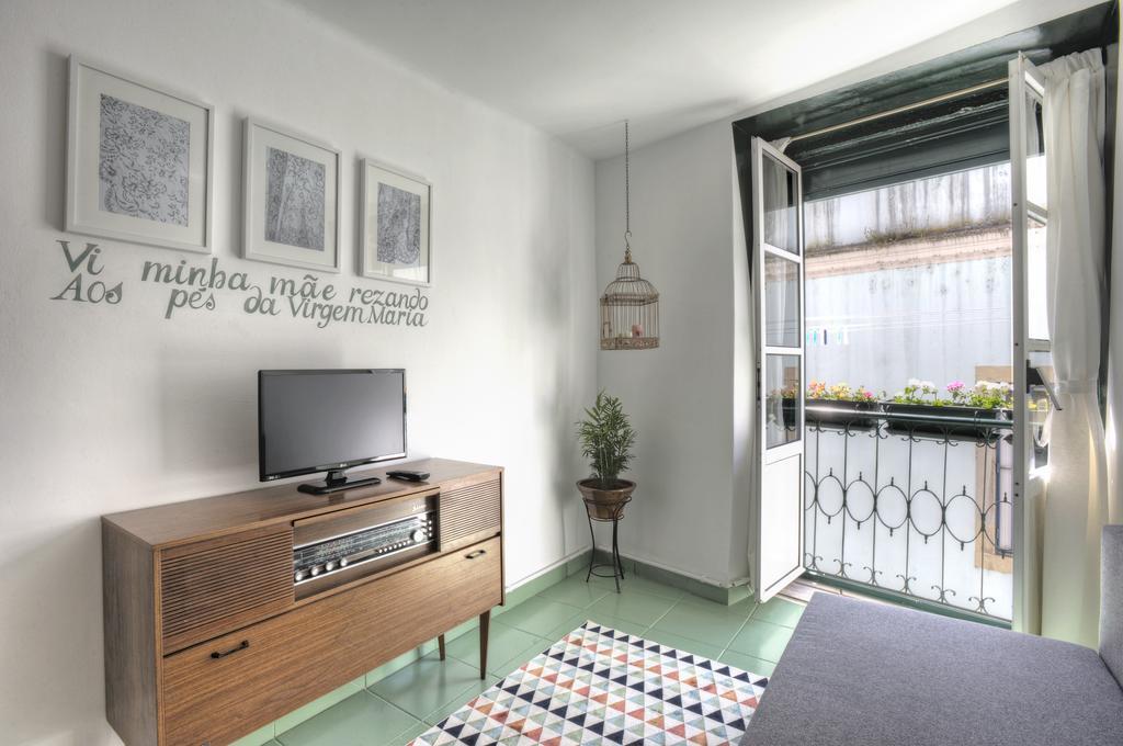 Stay Local In Alfama! Alice Central Home, Near River Lisbon Exterior photo
