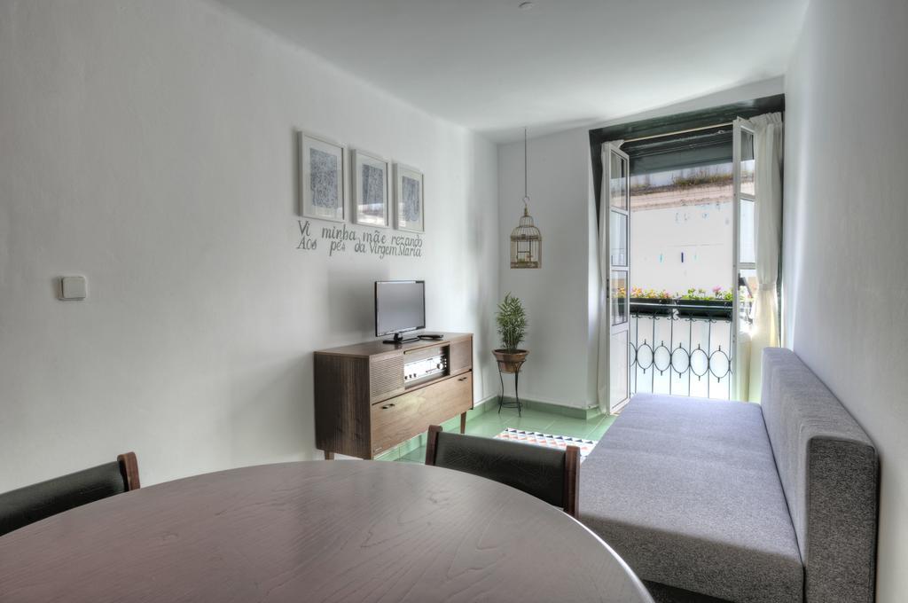 Stay Local In Alfama! Alice Central Home, Near River Lisbon Exterior photo